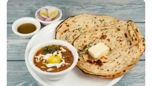 2 Lachha Parantha With Kadai Paneer