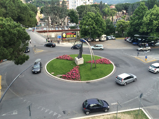 TERNI. Scultura di Dominioni