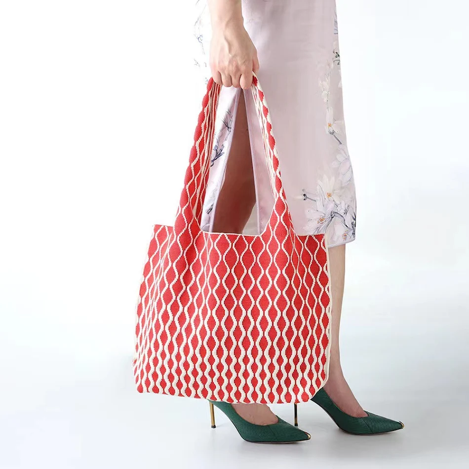 Goed uitziende grote wave flying geweven tas, modieus en veelzijdig, grote capaciteit, tweekleurig, ideaal voor dagelijks gebruik en fashion.