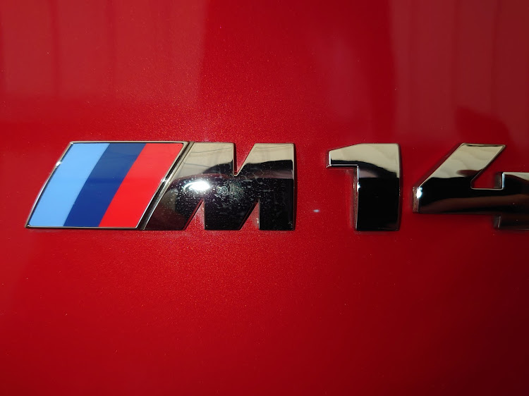 1シリーズ ハッチバックのメルボルンレッド・M140i・コーティングメンテナンス・m performance・スケール汚れは自分で取ろうに関するカスタム事例の投稿画像1枚目