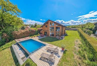 Maison avec piscine et jardin 1