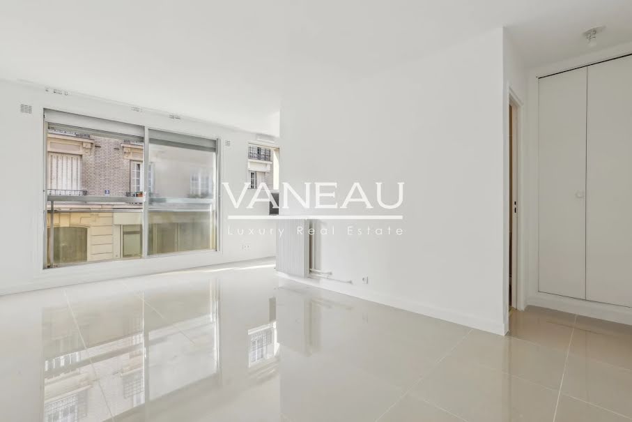 Appartement a vendre  - 1 pièce(s) - 22.74 m2 - Surfyn