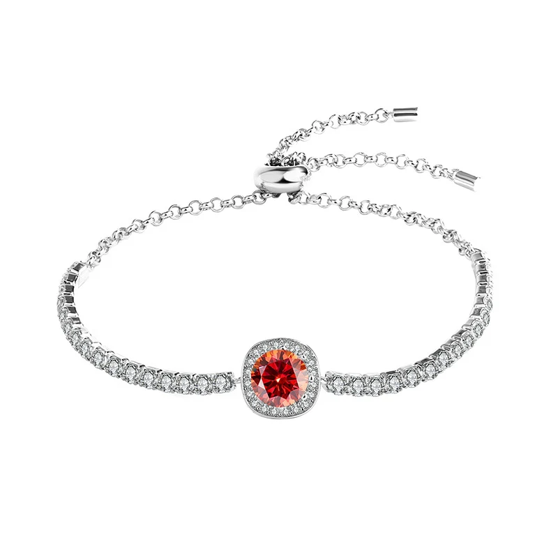 Bracelet Galaxie en Moissanite et Argent S925, un accessoire brillant et élégant. Appréciez son design céleste et l'éclat durable pour une touche de raffinement.