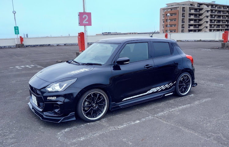 スイフトスポーツのBZMステッカーFACTORY・いいね！&コメントありがとうございます！に関するカスタム事例の投稿画像4枚目