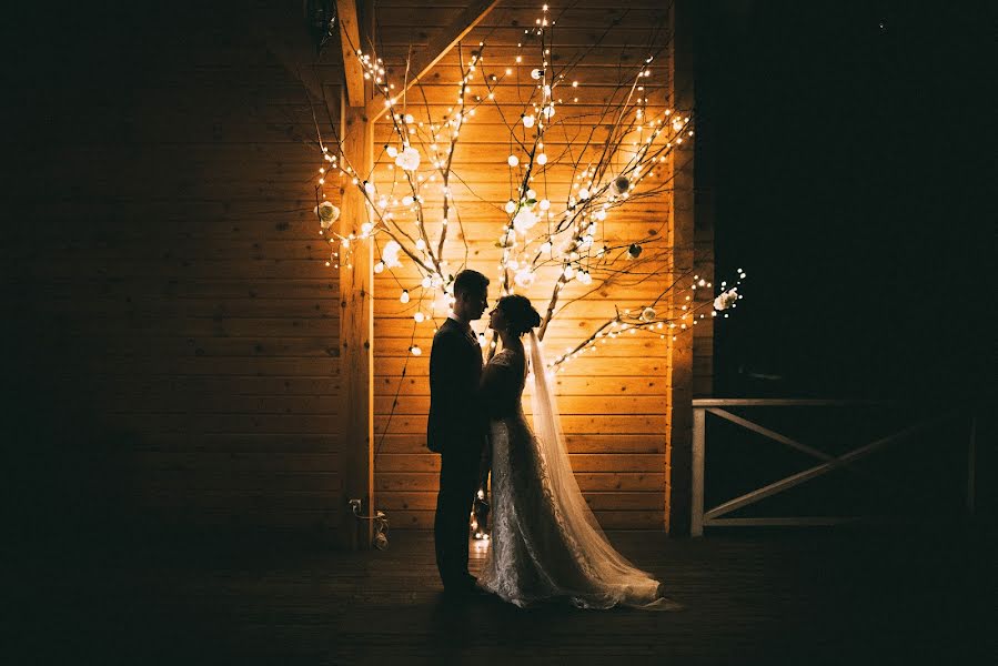 Wedding photographer Denis Khuseyn (legvinl). Photo of 21 November 2019