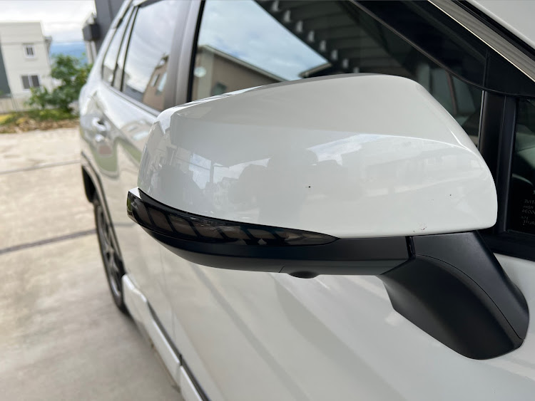 RAV4のRAV4 PHV・シーケンシャルドアミラーウインカー・ウェルカムランプLED・DIY・交換簡単に関するカスタム事例の投稿画像10枚目