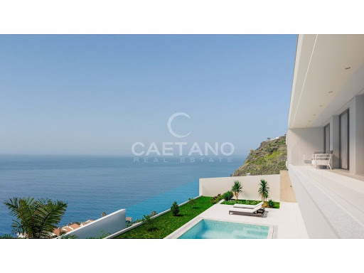 Villa avec piscine et terrasse 2