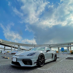 ケイマン GT4