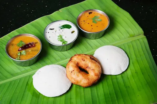 Idli Vada Mix (2 Idli - 1 Vada)