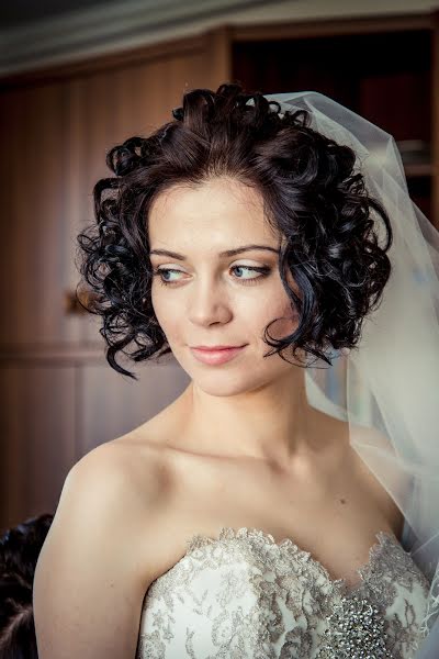 Photographe de mariage Larisa Dovgalyuk (lora-foto). Photo du 2 novembre 2014