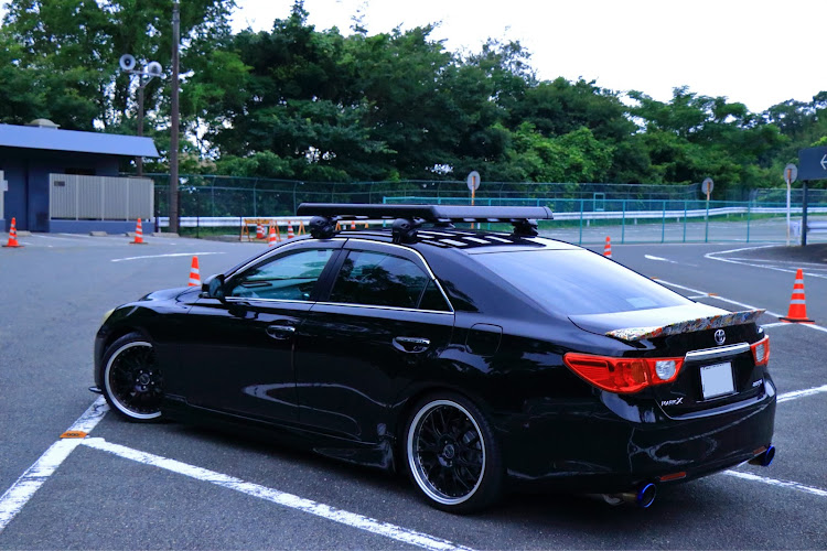 マークXのドライブ・ルーフラック・柿本改マフラー・トランクスポイラー・ステッカーボムに関するカスタム事例の投稿画像6枚目