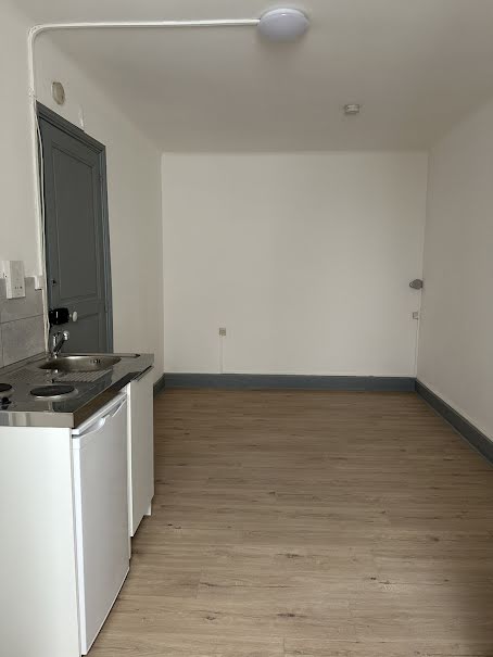 Location  appartement 1 pièce 12 m² à Nancy (54000), 375 €