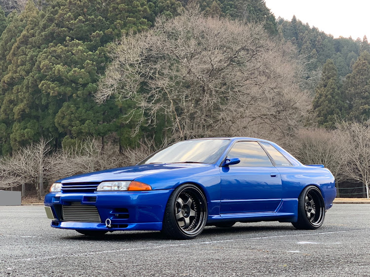 スカイライン GT-RのWORK MEISTER S1 3P・ガレージアクティブ・深リム・ブルーに関するカスタム事例の投稿画像1枚目