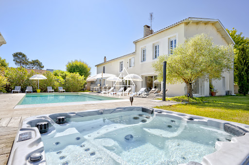 House with pool 4