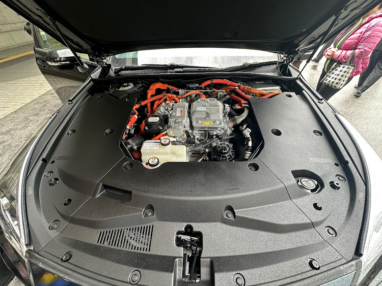 トールカスタムのボンネット開放・2000GTオープン・MIRAI・トヨタフェスティバルに関するカスタム事例の投稿画像7枚目