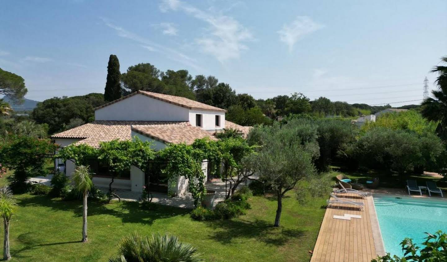 Propriété avec piscine Roquebrune-sur-Argens