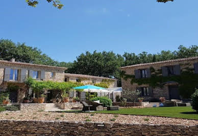 Chambre d"hôte avec terrasse et piscine 4