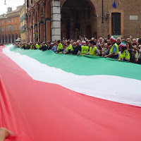 Sfila il Tricolore più lungo al mondo  di 