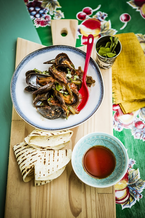 Mexican beer mussel pot.