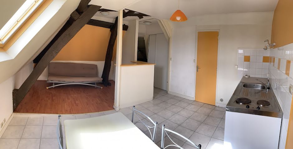 Location  appartement 1 pièce 21.6 m² à Château-Renault (37110), 365 €