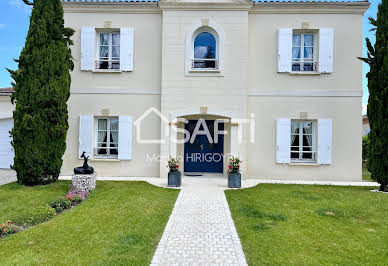 Maison avec piscine et terrasse 2