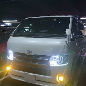 ハイエースバン TRH200V