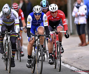 FOTO: Quick-Step Floors renner maakt op trainingstochtje kennis met ... een échte beer