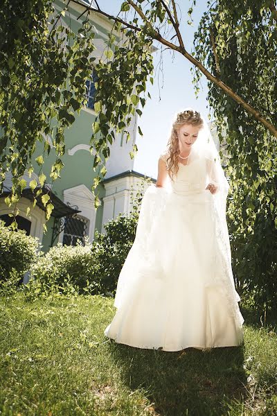 Wedding photographer Valentina Baturina (valentinalucky). Photo of 31 August 2015