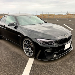 M4 クーペ F82