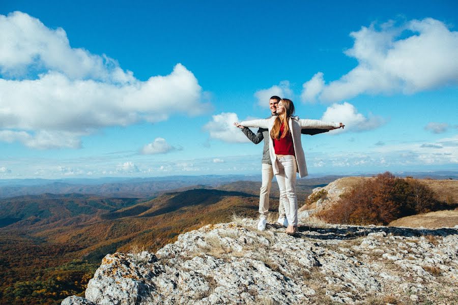 Wedding photographer Sasha Vanlov (byonelove). Photo of 10 January 2016