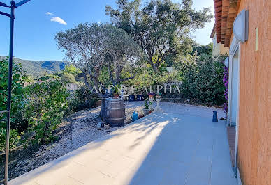 House with pool and terrace 3