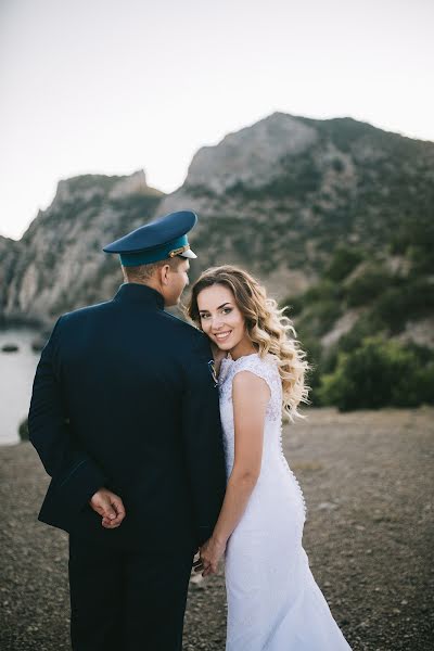 Fotógrafo de casamento Mariya Vishnevskaya (maryvish7711). Foto de 26 de março 2019