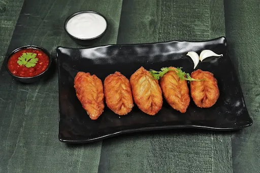 Veg Schezwan Fried Momos [8 Pieces]