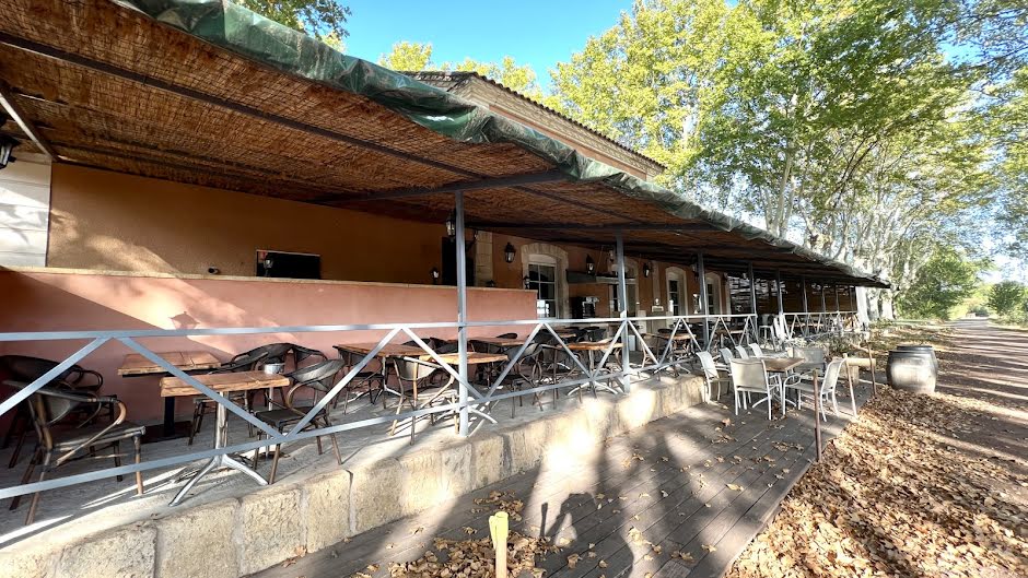 Vente locaux professionnels  250 m² à Vers-Pont-du-Gard (30210), NaN €