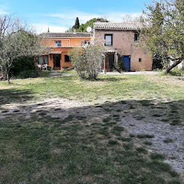 maison à Saint-Saturnin-lès-Apt (84)