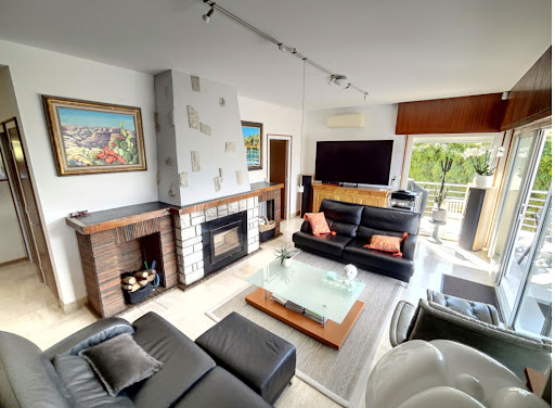 Villa avec piscine et jardin 2
