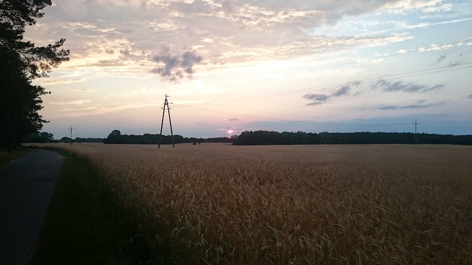 Ku zachodowi słońca