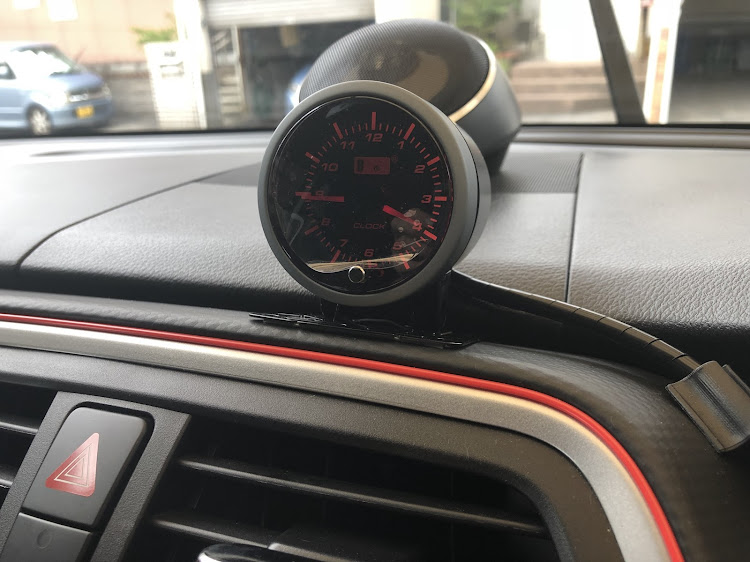 SX4 SクロスのAutoGage・PKシリーズ・アナログ時計・DIYに関するカスタム事例の投稿画像2枚目