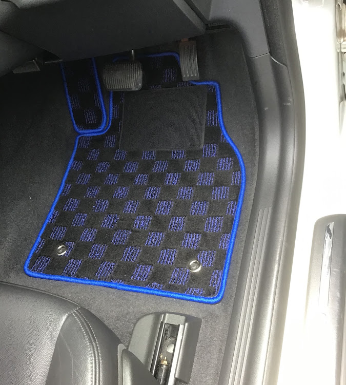 V50の納車・いじりたい病・Bluetooth接続・ボルボV50に関するカスタム事例の投稿画像4枚目