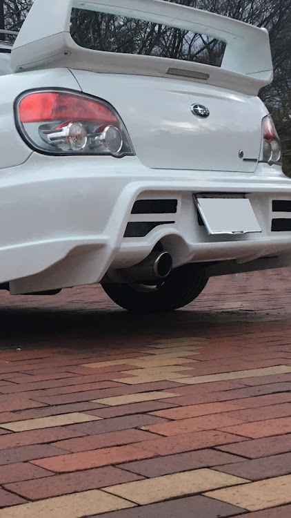 インプレッサ WRX STIのマフラー交換・DIY・柿本改マフラーに関するカスタム事例の投稿画像1枚目