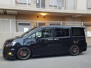 ステップワゴンスパーダ Rk5の車高調整に関するカスタム ドレスアップ情報 6件 車のカスタム情報はcartune