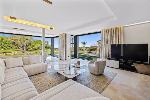 Seaside house with pool and terrace 5