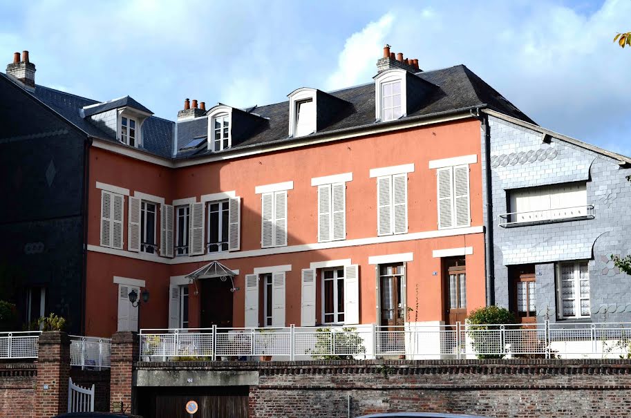 Vente maison   à Lisieux (14100), 295 000 €