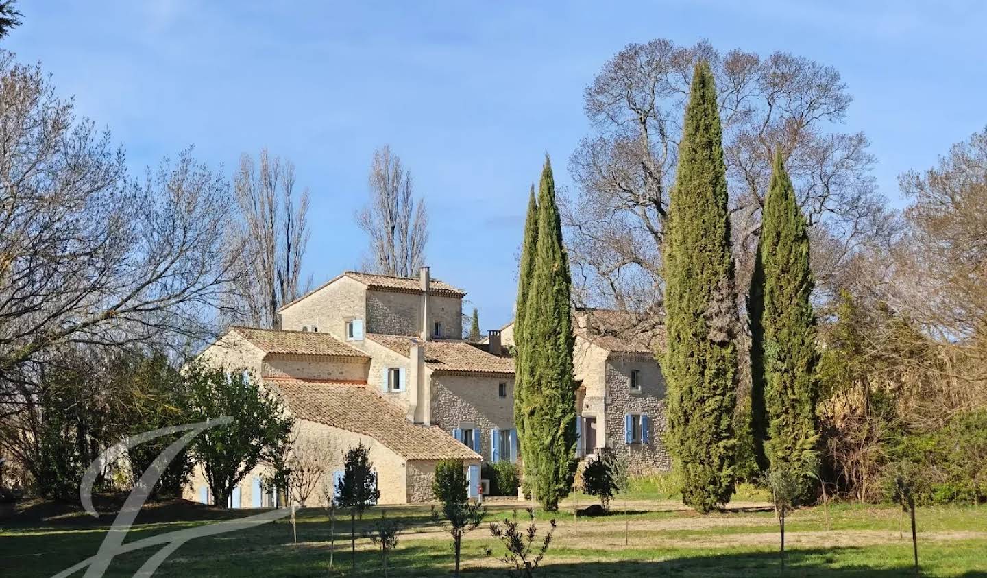 Property with pool La Garde-Adhémar