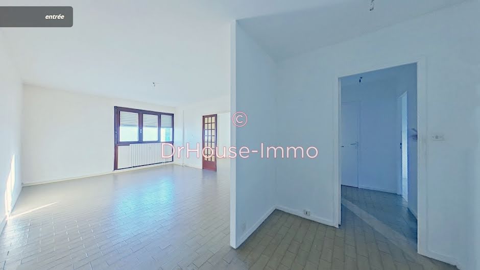 Vente appartement 4 pièces 84 m² à Saint-Etienne (42000), 79 000 €