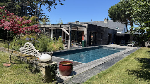 House with pool and garden 5