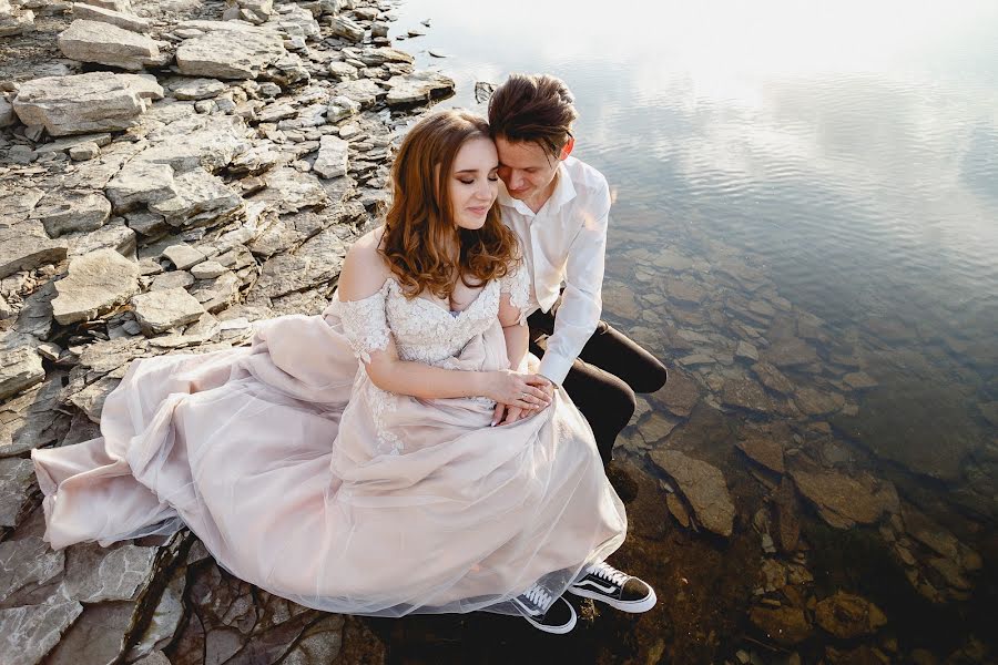 Fotógrafo de casamento Ksyusha Ostapenko (sjana). Foto de 1 de agosto 2018