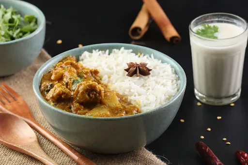 Aloo Gobhi Rice Bowl With Butter Milk (serves 1)