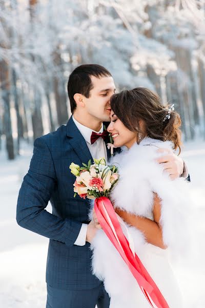 Fotografo di matrimoni Alena Kovaleva (kovalevaalena). Foto del 29 aprile 2019