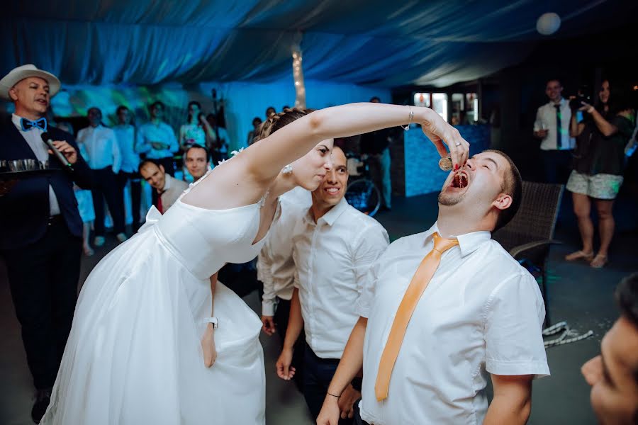 Wedding photographer Attila Ancsin (feherlovon). Photo of 7 June 2022